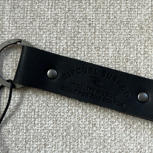 Rip curl leather key strap - Picture 2 of 3